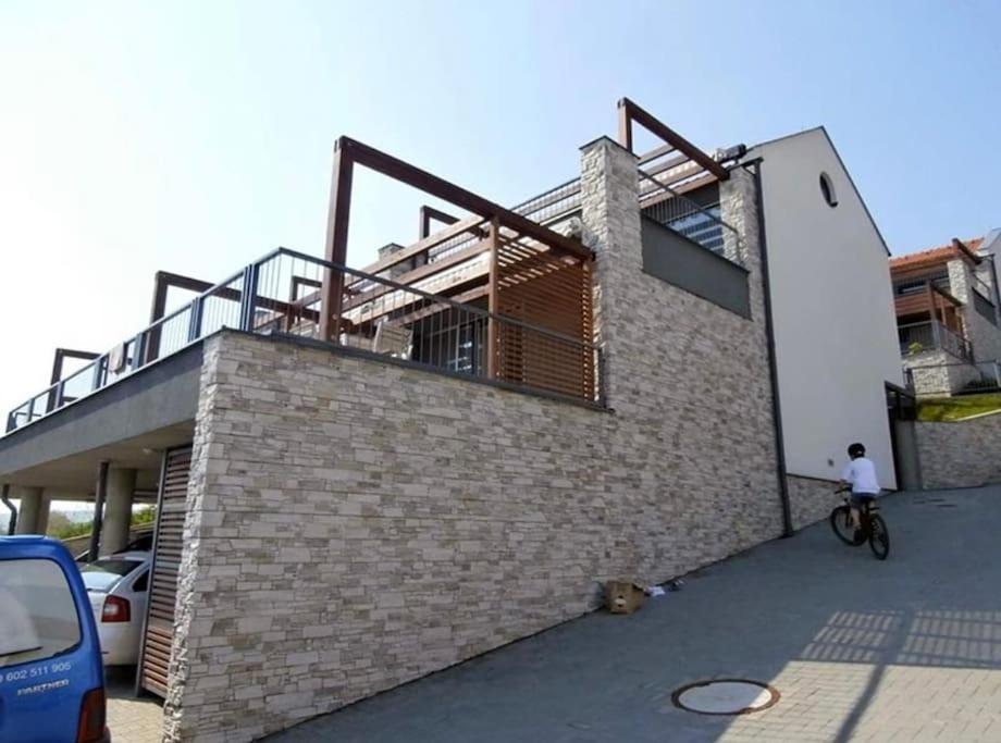 Palava Eu 8 Apartment
